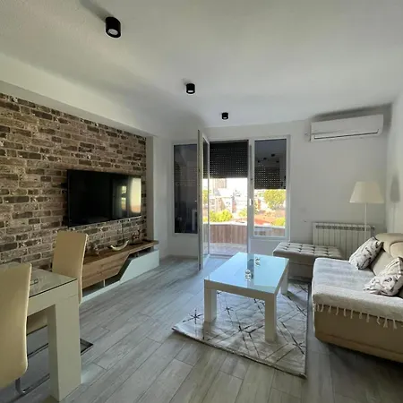דירה Cozy Grand Retreat *